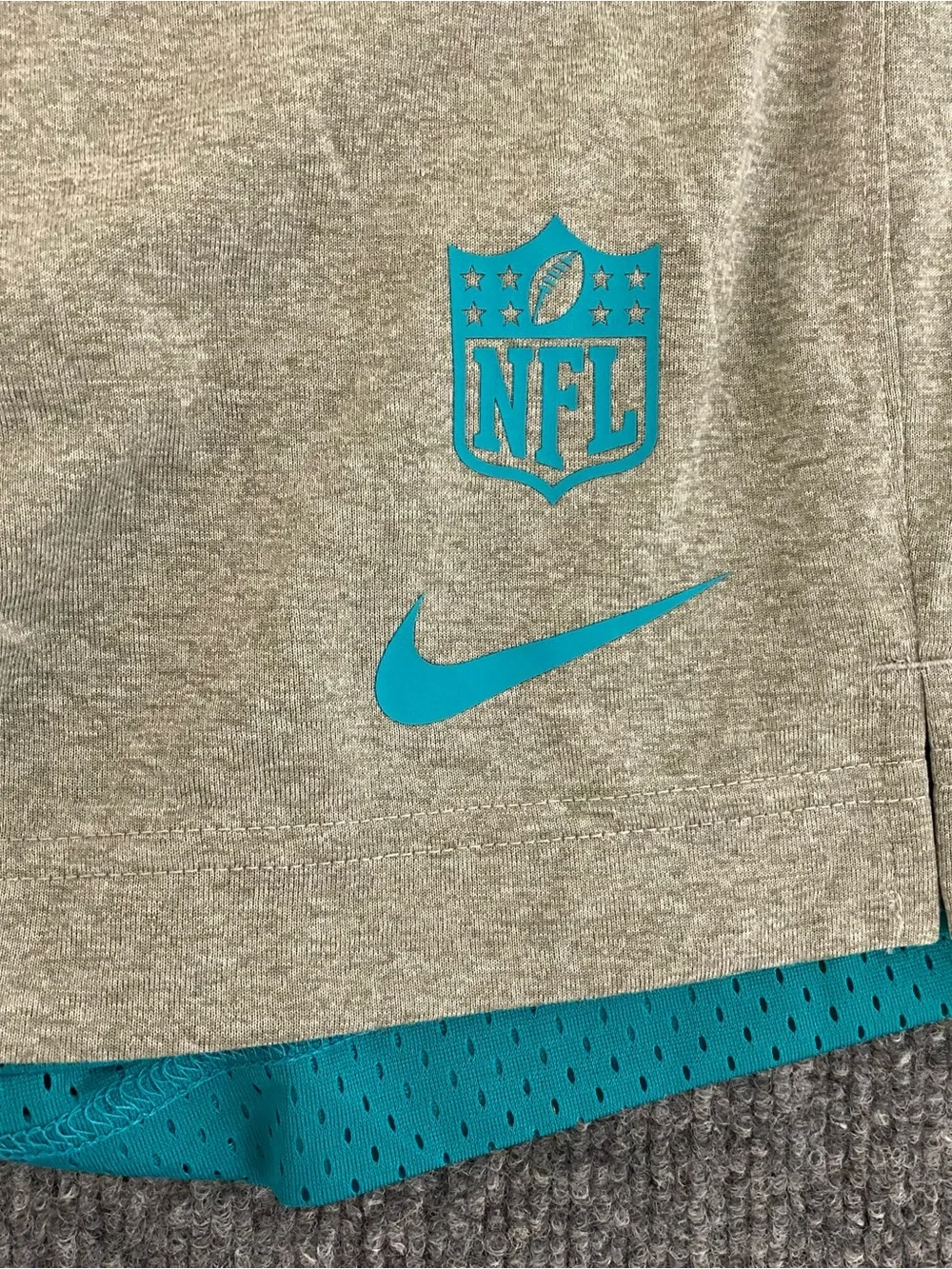 Nike Miami Dolphins Standard Issue Reversible Men’s Large Shorts NWT